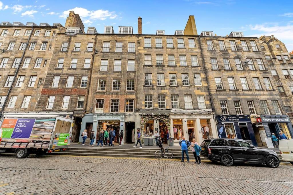 אדינבורו Boutique Modern Royal Mile Apartment Sleeps 4 מראה חיצוני תמונה