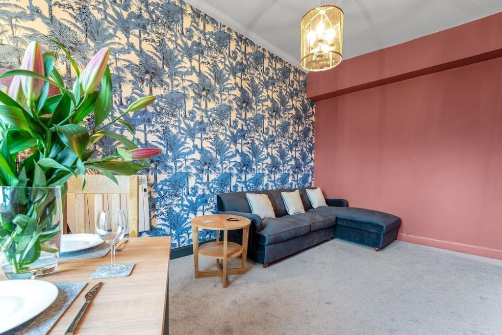 אדינבורו Boutique Modern Royal Mile Apartment Sleeps 4 מראה חיצוני תמונה